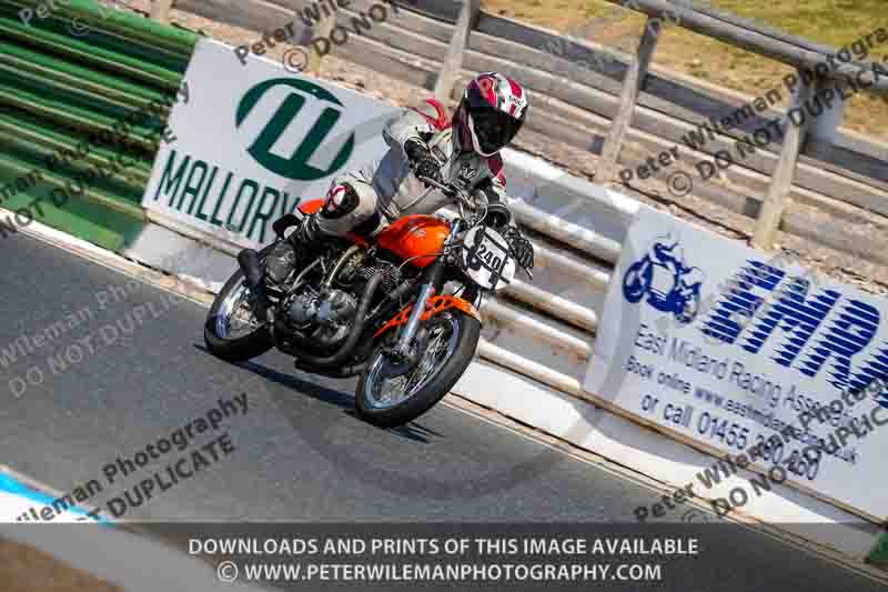 Vintage motorcycle club;eventdigitalimages;mallory park;mallory park trackday photographs;no limits trackdays;peter wileman photography;trackday digital images;trackday photos;vmcc festival 1000 bikes photographs